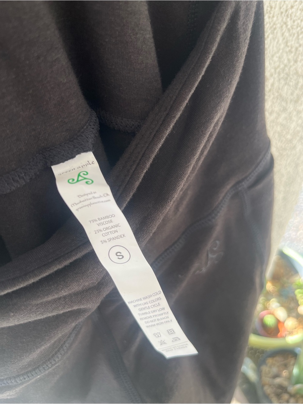 Green Apple Active Organic Cotton Bamboo Pocket Flare Legging Black Small NWT - Picture 3 of 6
